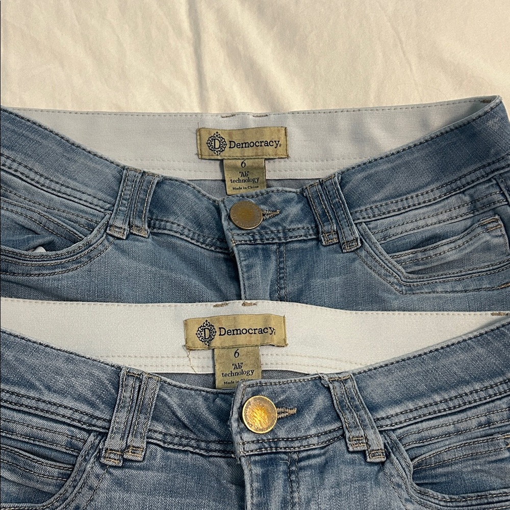 Democracy Women's Skinny Jeans x 2 pairs!!